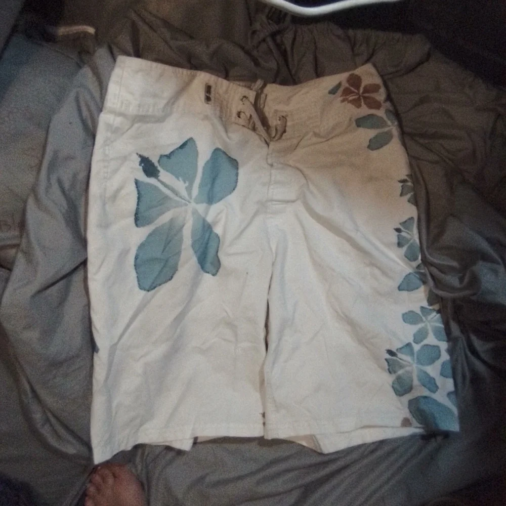 Men's Shorts - Picture 1 of 2